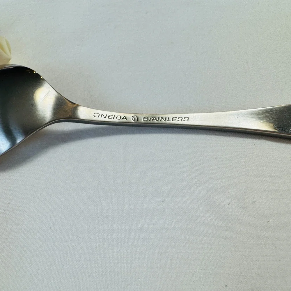 Oneida OMNI Stainless Flatware One Teaspoon Satin Heirloom Cube Mark